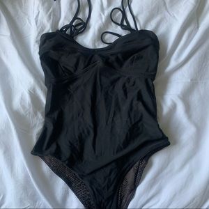 Acacia Ulumalu Black & Black Snake One Piece